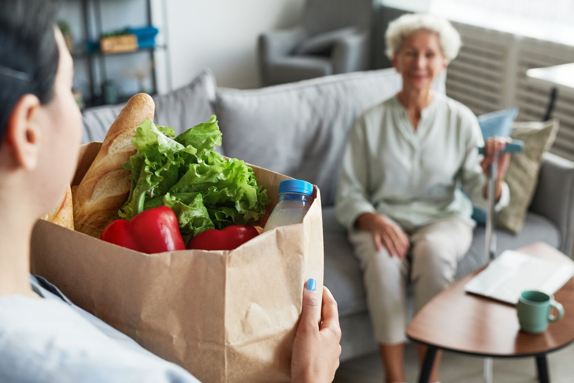 Einkauf für eine Pflegebedürftige Person